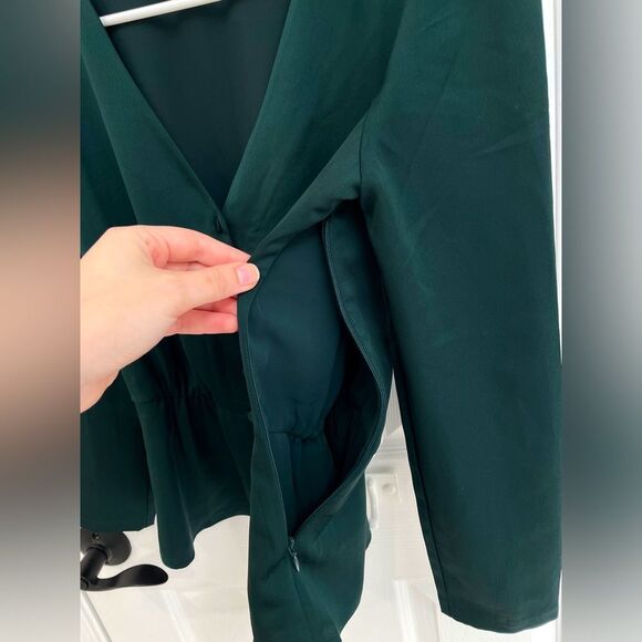 J. Crew Dark Emerald Green Button Detail Feminine Blouse Women’s Size 00 - Picture 5 of 6